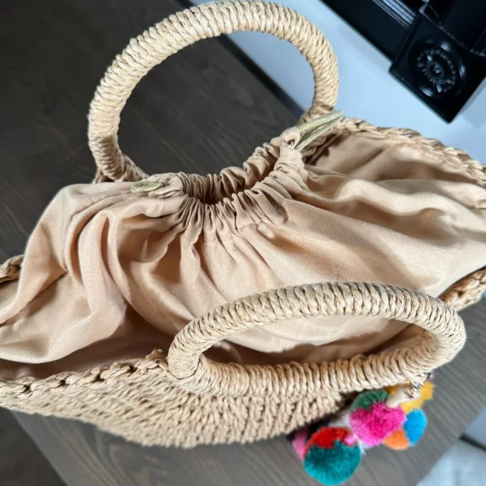 Woven Straw Tote Bag w/ Round Handles & Pom-Pom Tassel  -  Beach / Market Bag - Picture 5 of 8